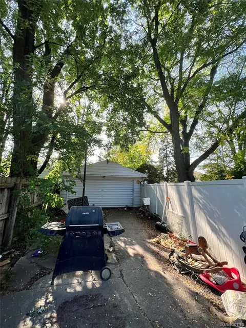902 N Mason Street, Saginaw MI 48602 4651 photo 5