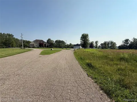9807 Oak Ridge Road, New Lothrop MI 48460 9404 photo 2