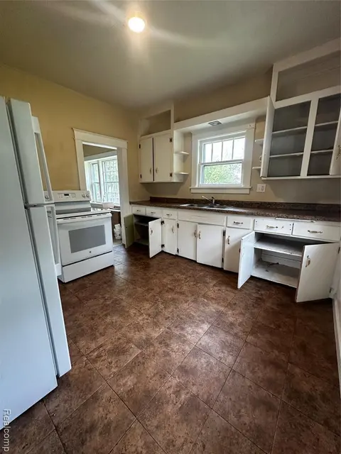1818 N Woodbridge Street, Saginaw MI 48602 5110 photo 5