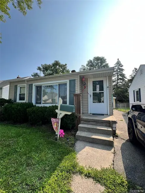 3420 Mackinaw Street, Saginaw MI 48602 3251 photo 2