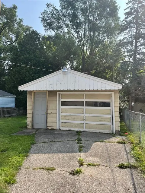 3420 Mackinaw Street, Saginaw MI 48602 3251 photo 4