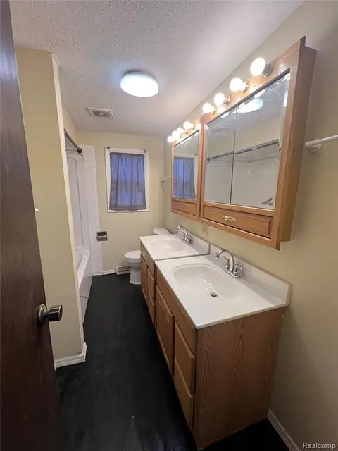 2517 Mackinaw Street, Saginaw MI 48602 3143 photo 3