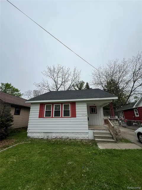 222 Borland Court, Saginaw MI 48602 3130 photo 1