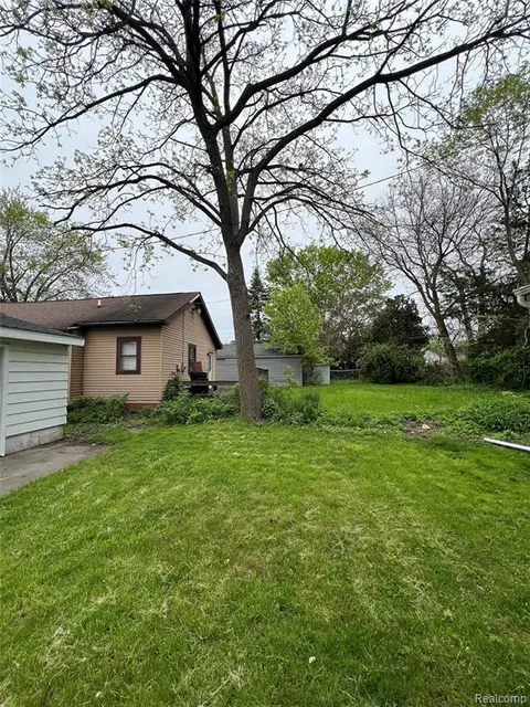 222 Borland Court, Saginaw MI 48602 3130 photo 3