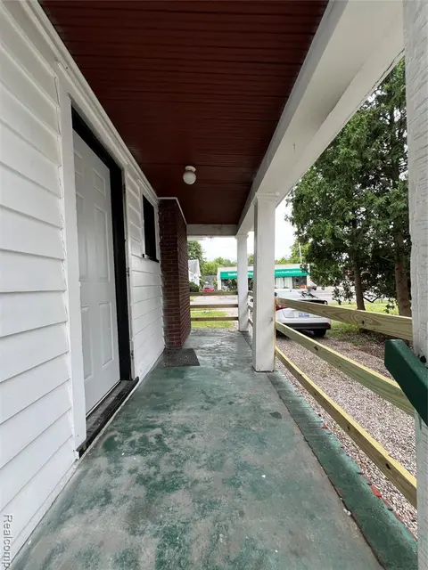 1616 State Street, Saginaw MI 48602 5244 photo 3