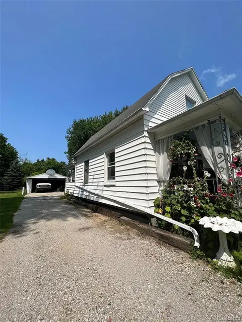643 Thurman Street, Saginaw MI 48602 2834 photo 3