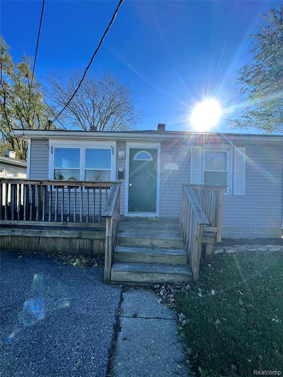 2735 Weiss Street, Saginaw MI 48602 3559 photo 1
