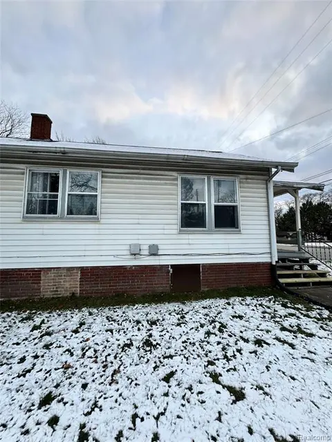 2420 Bay Street, Saginaw MI 48602 3826 photo 3