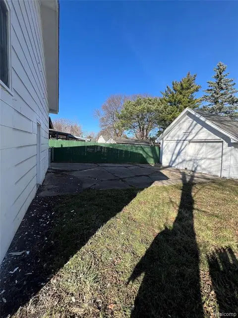 2272 Avon Street, Saginaw MI 48602 3812 photo 3