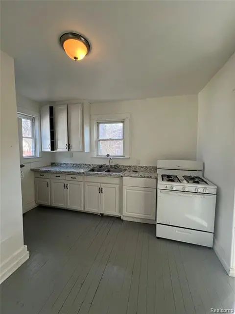 2272 Avon Street, Saginaw MI 48602 3812 photo 5