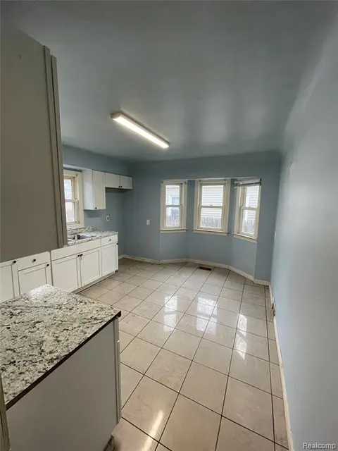 516 S Wheeler Street, Saginaw MI 48602 1750 photo 4