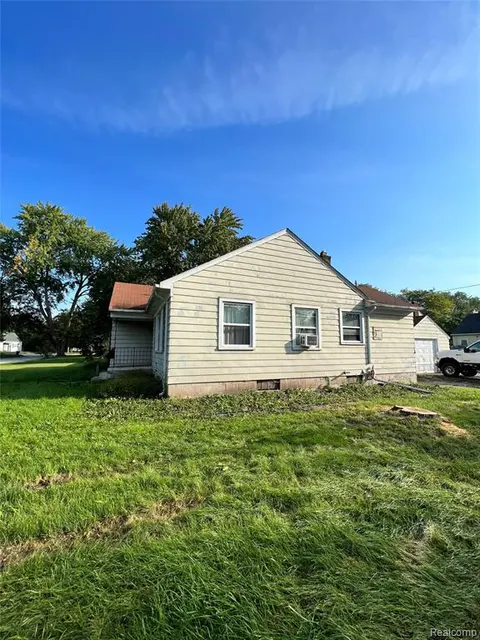 2 Congress Court D, Saginaw MI 48602 3718 photo 3
