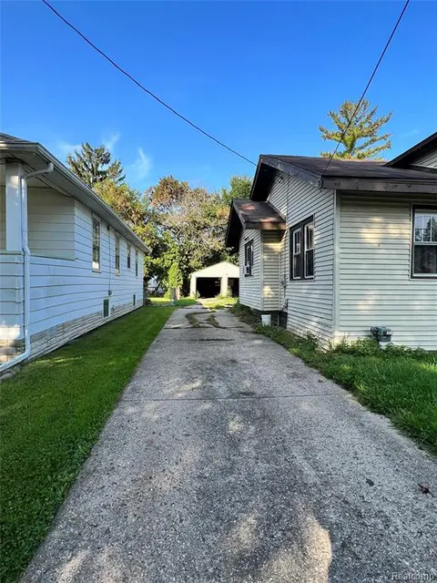 2243 Avon Street, Saginaw MI 48602 3813 photo 2