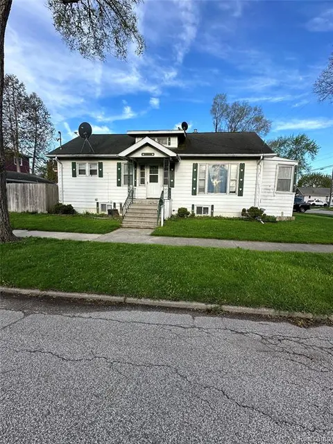 2341 N Clinton Street, Saginaw MI 48602 5070 photo 1