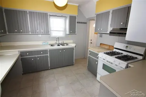 1717 Ottawa Street, Saginaw MI 48602 2610 photo 4
