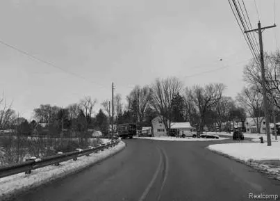 330 N Main Street, Saint Louis MI 48880 1816 photo 2