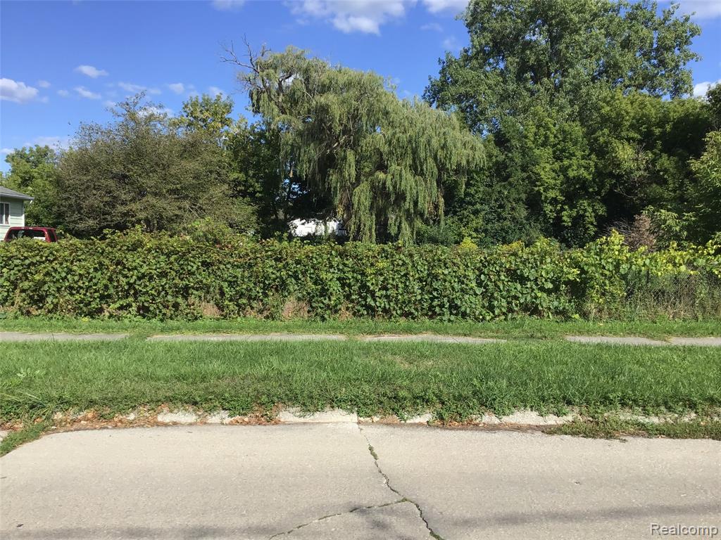 2416 Lynnwood Avenue, Saginaw MI 48601 3667 photo 1