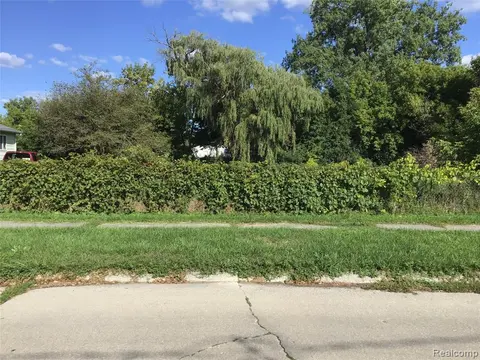 2416 Lynnwood Avenue, Saginaw MI 48601 3667 photo 1