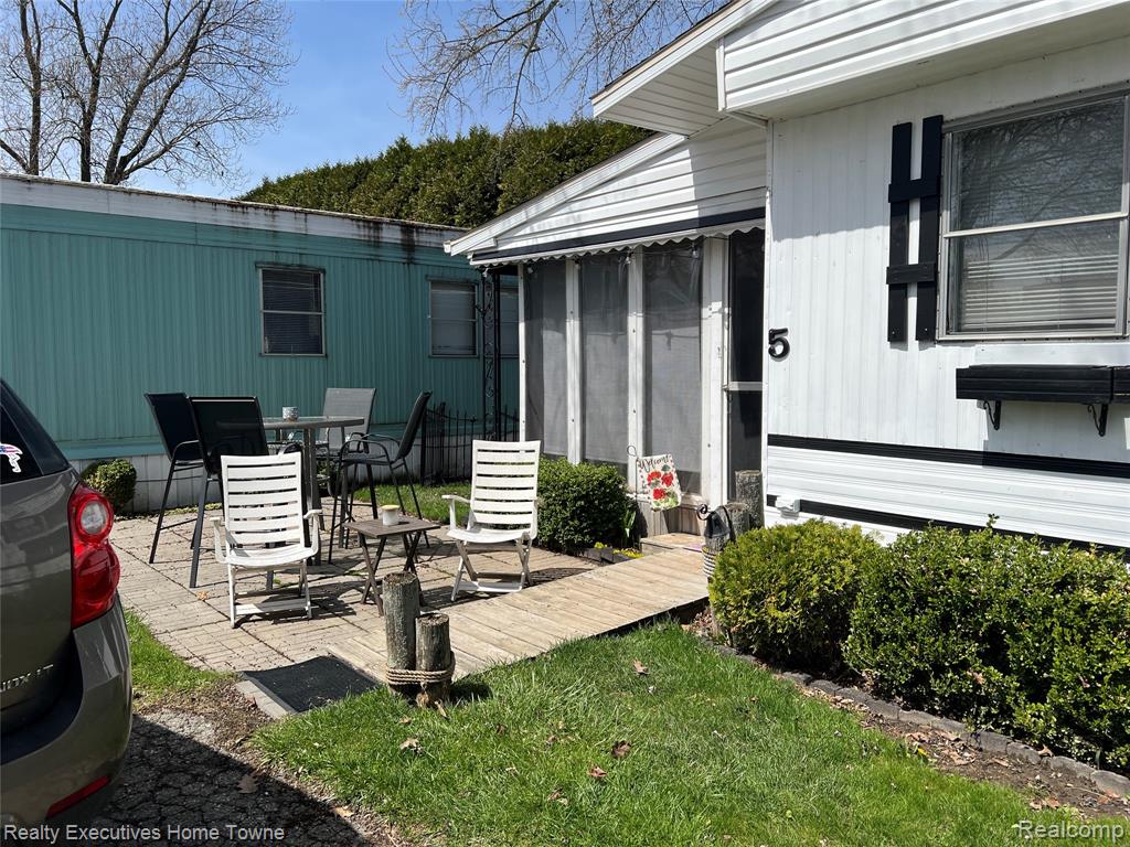 5767 Main Street, Lexington MI 48450 8866 photo 1