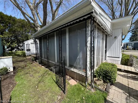 5767 Main Street, Lexington MI 48450 8866 photo 3