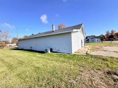 35 Wells Street, Croswell MI 48422 1138 photo 2