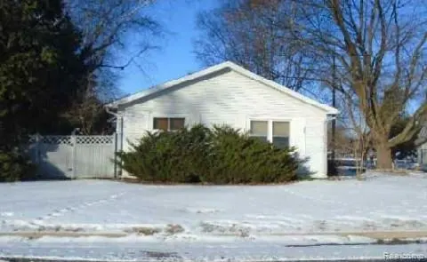 802 Woodlawn Avenue, Owosso MI 48867 4631 photo 2