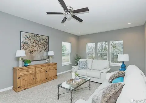 553 W Wildwood Drive, Owosso MI 48867 9119 photo 2