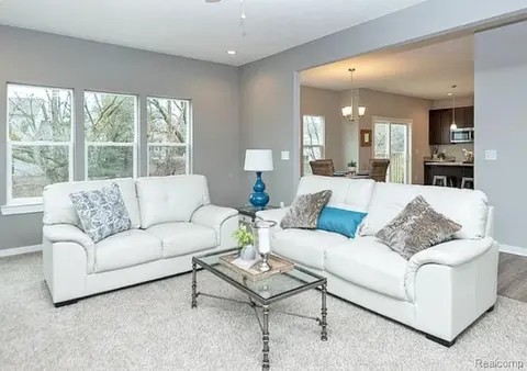553 W Wildwood Drive, Owosso MI 48867 9119 photo 3