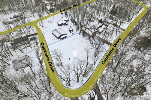 4081 Captains Drive, Huron MI 48725 photo 1