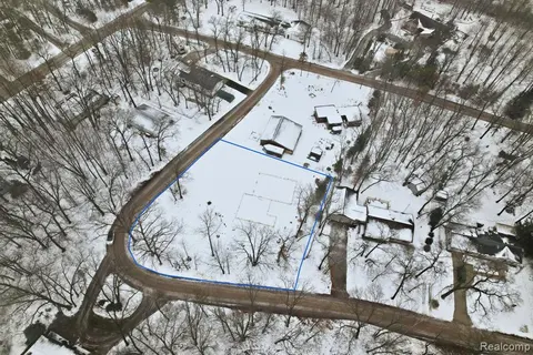 4081 Captains Drive, Huron MI 48725 photo 3