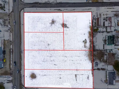 4500 N Michigan Avenue, Saginaw MI 48604 1043 photo 1