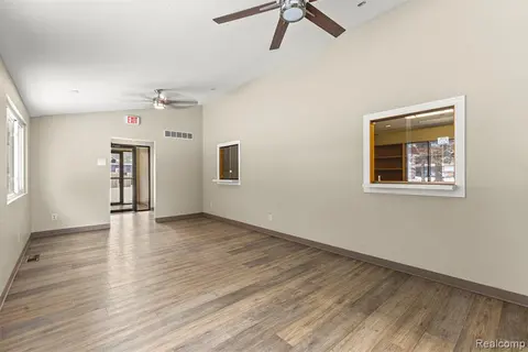 245 E Warwick Drive, Alma MI 48801 1026 photo 4