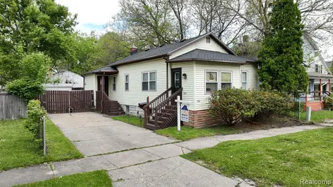 909 N Granger Street, Saginaw MI 48602 4603 photo 2