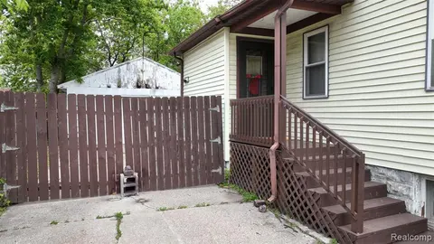 909 N Granger Street, Saginaw MI 48602 4603 photo 4