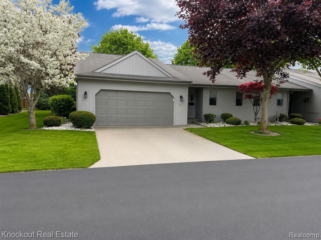 53 Pine Grove Drive, Frankenmuth MI 48734 1355 photo 1