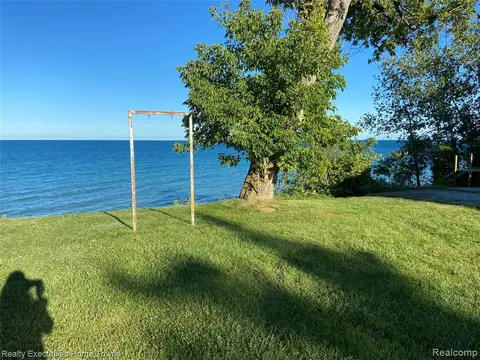 2255 Lakeshore Road, Applegate MI 48401 9631 photo 2