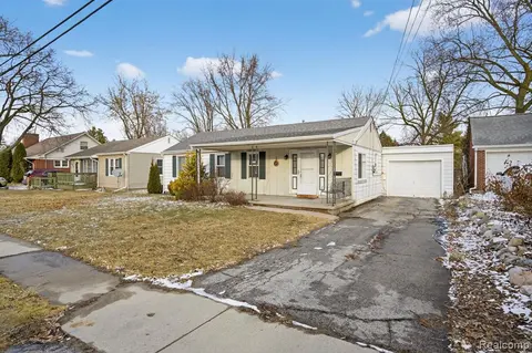 3066 Schaefer Street, Saginaw MI 48604 2465 photo 2