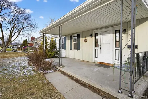 3066 Schaefer Street, Saginaw MI 48604 2465 photo 3