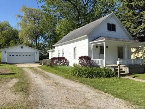 52 Carrington Street, Harbor Beach MI 48441 1001 photo 2