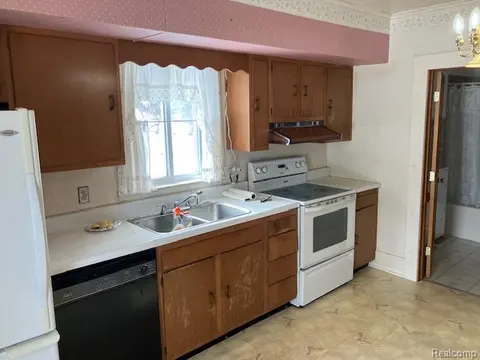 52 Carrington Street, Harbor Beach MI 48441 1001 photo 4