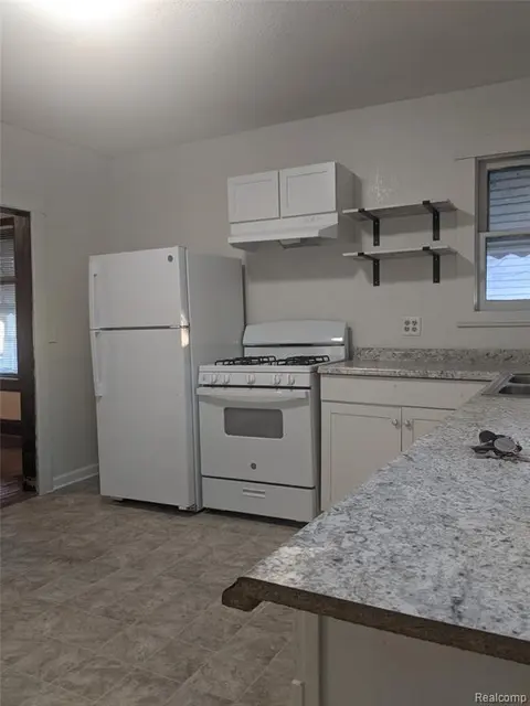 2333 Benjamin Street, Saginaw MI 48602 5703 photo 2