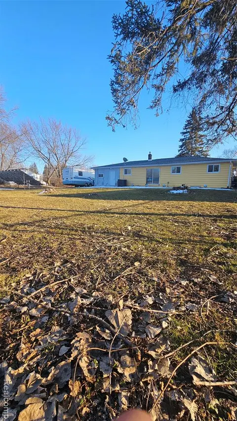2315 Kansas Avenue, Saginaw MI 48601 5532 photo 3