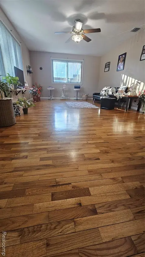 2315 Kansas Avenue, Saginaw MI 48601 5532 photo 4