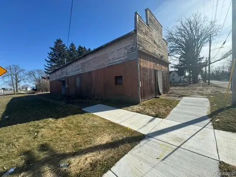 2900 S Jefferson Avenue, Saginaw MI 48601 4974 photo 2