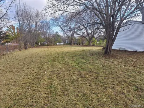 2274 N Carolina Street, Saginaw MI 48602 3869 photo 5
