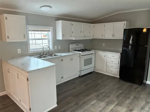 7306 Pipes Circle, Alma MI 48801 8737 photo 3