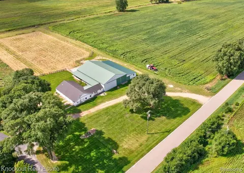 8424 Oak Road, Millington MI 48746 photo 2