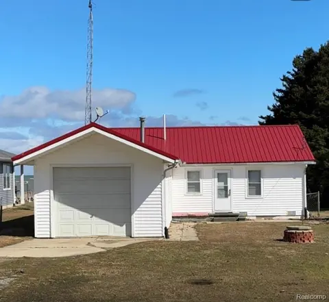 3948 Ferdinand Drive, Port Hope MI 48468 9381 photo 3