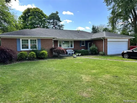 50 Shadyside Court, Saginaw MI 48638 5802 photo 2