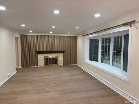 50 Shadyside Court, Saginaw MI 48638 5802 photo 5